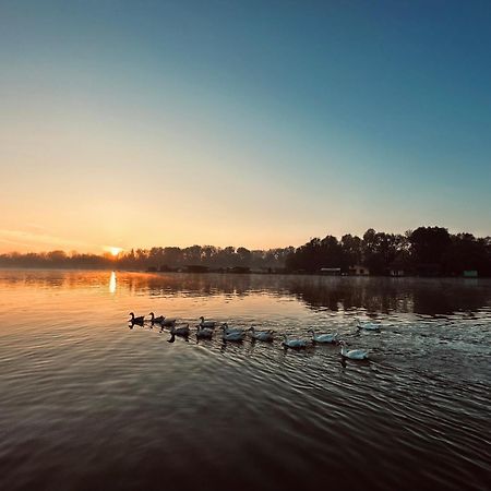 Swan Hotel Белград Екстериор снимка