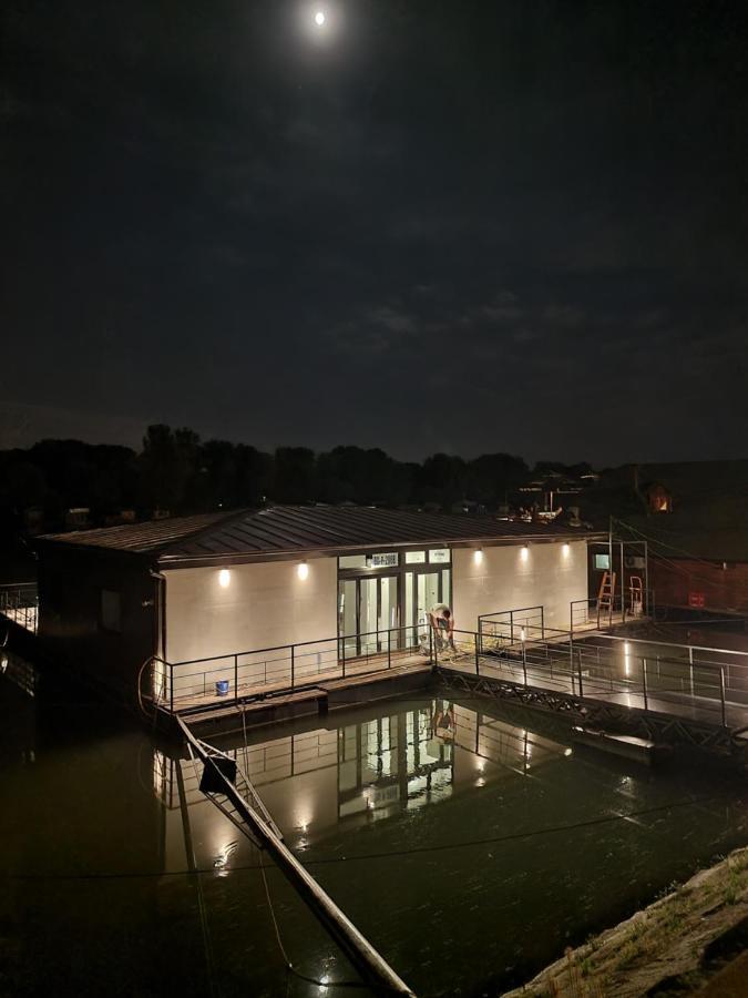 Swan Hotel Белград Екстериор снимка