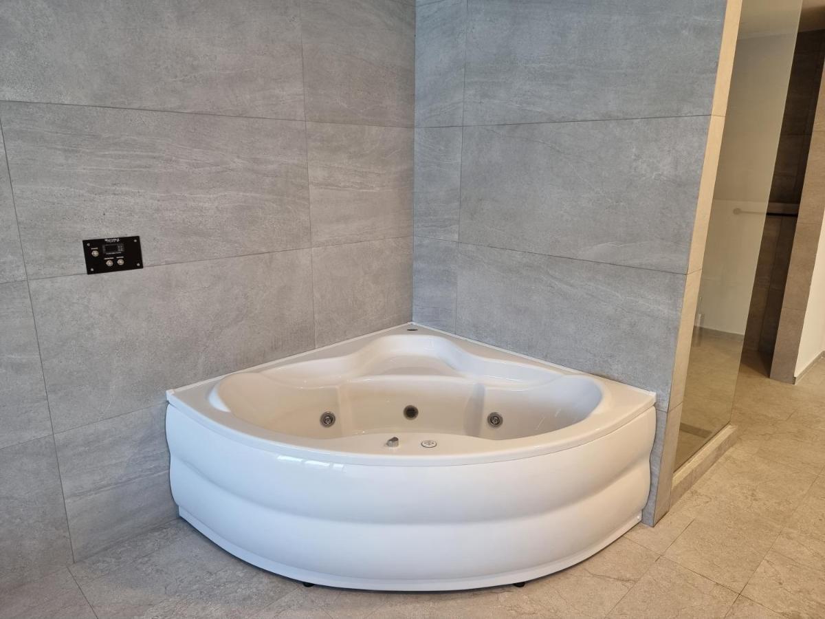 Swan Hotel Белград Екстериор снимка