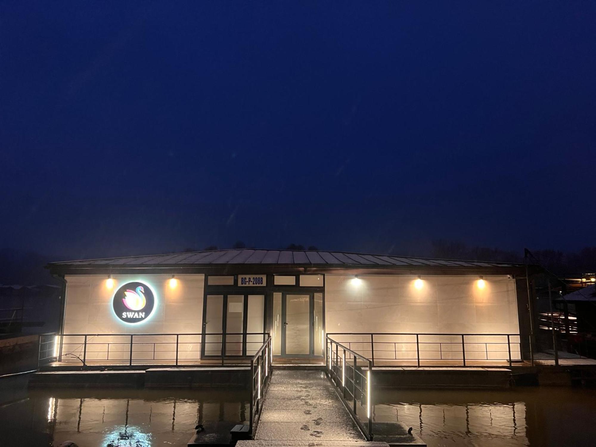 Swan Hotel Белград Екстериор снимка